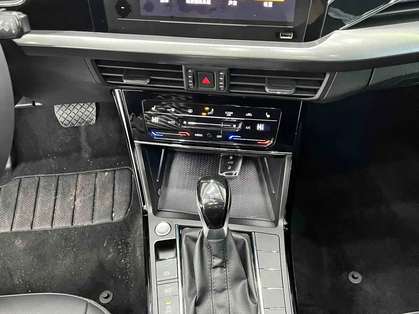 Volkswagen Passat 2023 280TSI Business Edition фото 11