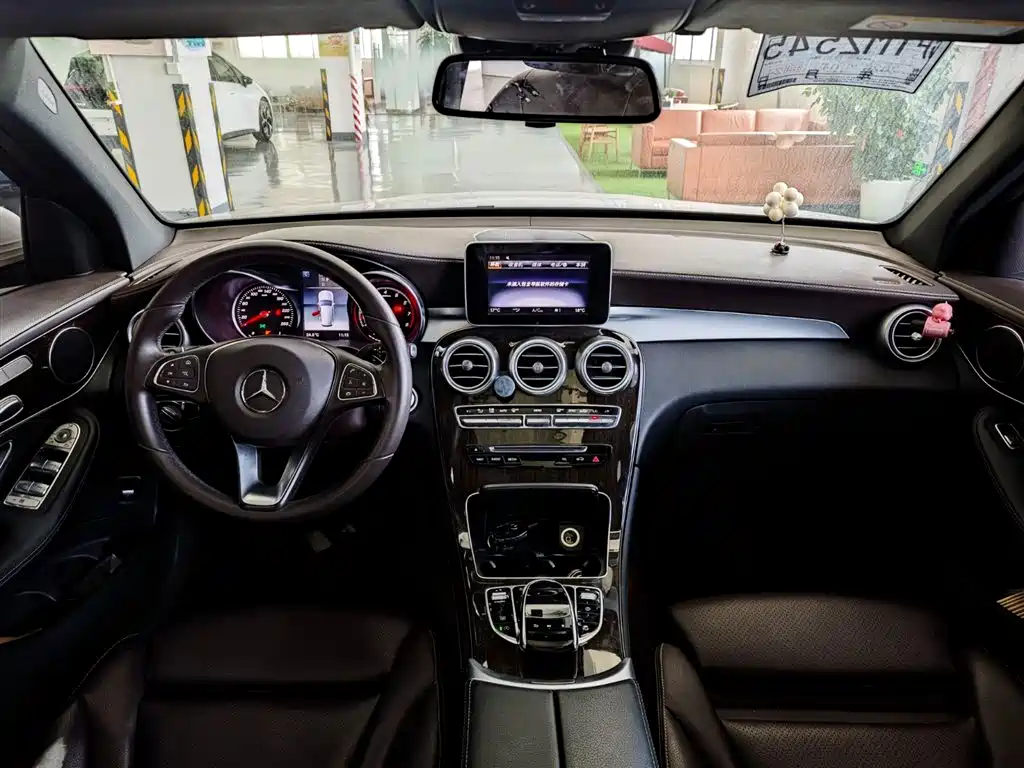 Mercedes-Benz GLC 2018 GLC 260 4MATIC Luxury фото 21