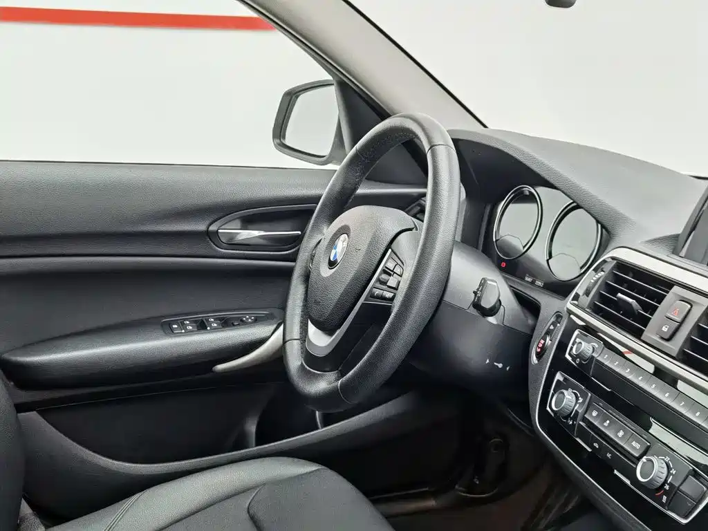 BMW 1 Series (Import) 2019 2018 118i Leading