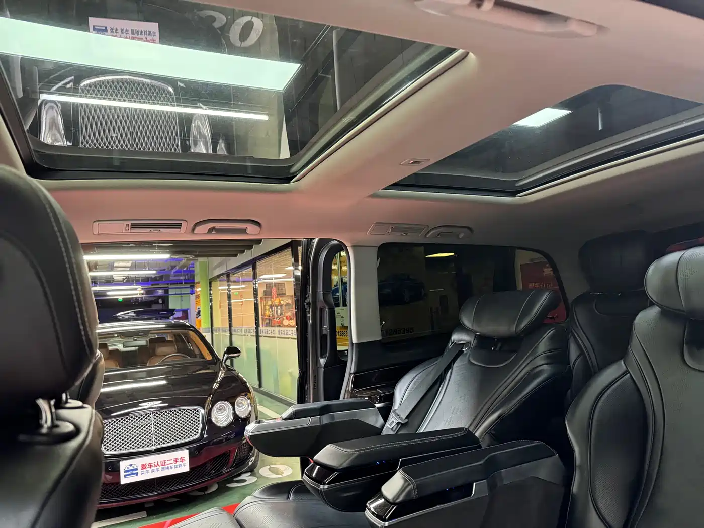 Mercedes-Benz V-Class 2018 V 260 L Premium Long Version China V фото 40