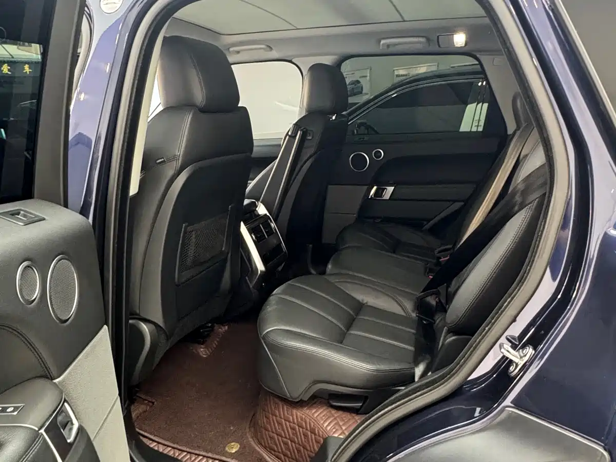 Land Rover Range Rover Sport 2017 3.0 SC V6 SE фото 4