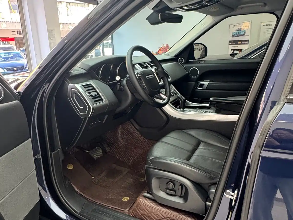 Land Rover Range Rover Sport 2017 3.0 SC V6 SE фото 3