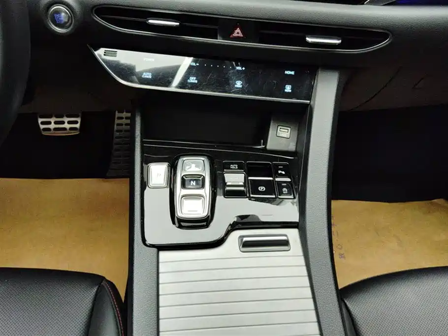 Hyundai Sonata 2022 270TGDi DCT 20th Anniversary Edition фото 16