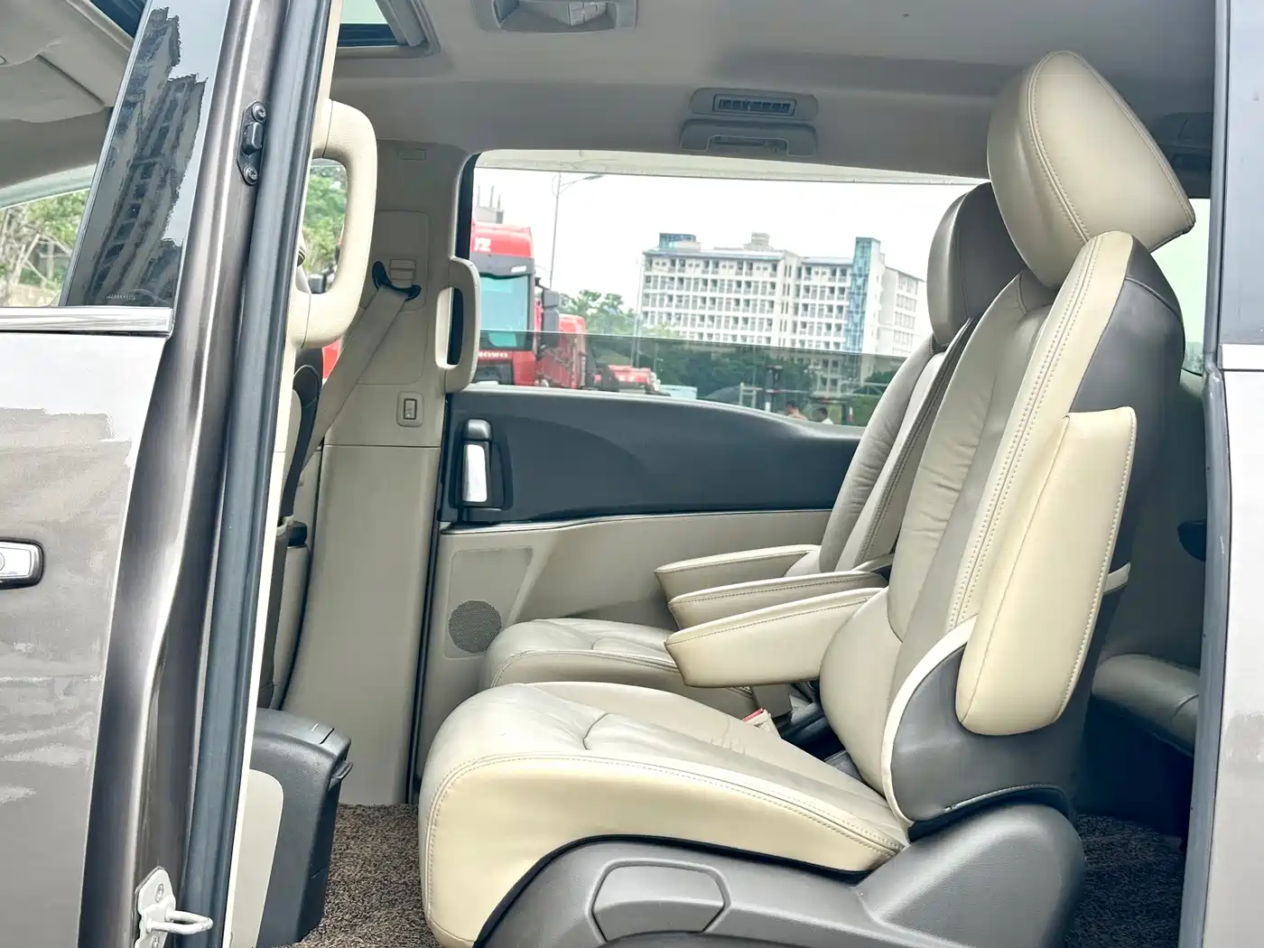 Buick GL8 2011 3.0L GT Luxury Business Elegance Edition фото 34