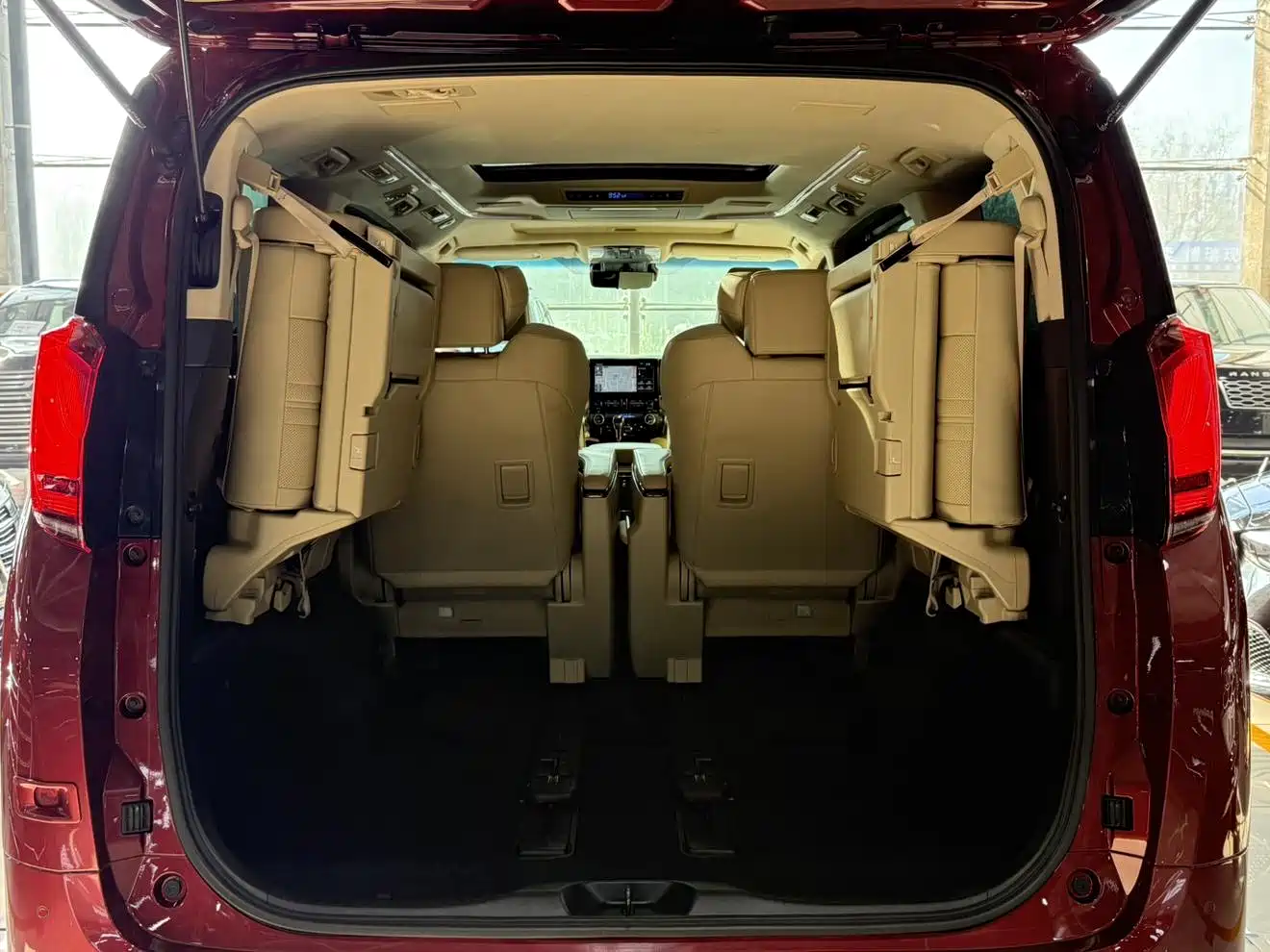 Toyota Alphard 2021 Hybrid 2.5L Premium фото 16