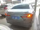 Photo 6 - Toyota Camry