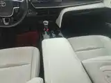 Photo 14 - Toyota Camry
