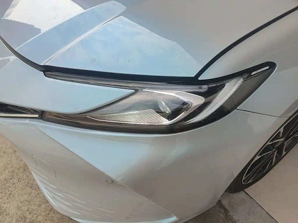 Photo 24 - Toyota Camry