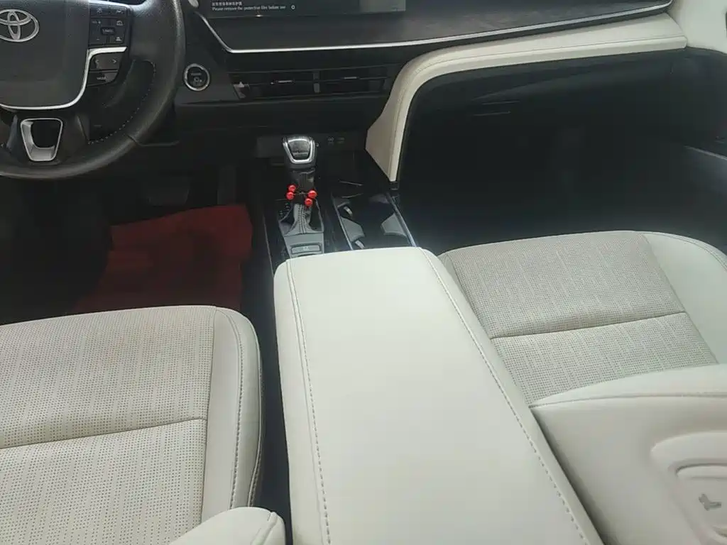 Photo 14 - Toyota Camry