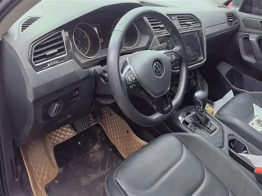 Volkswagen Tiguan L 2021 330TSI Automatic 2WD Smart фото 12