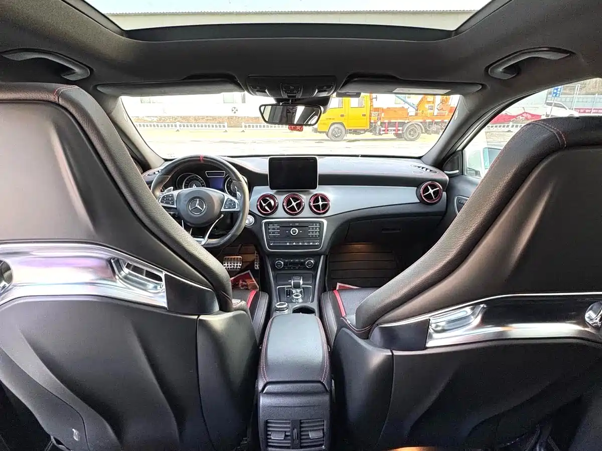 Mercedes-Benz GLA AMG 2015 AMG GLA 45 4MATIC фото 11