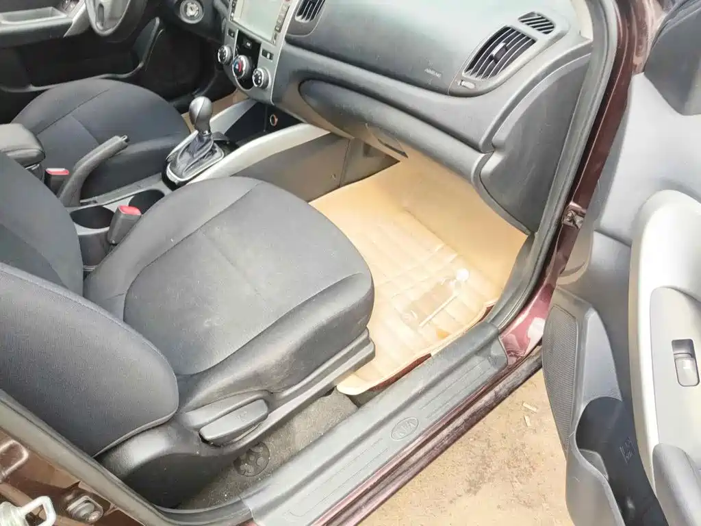Kia Forte 2014 2014 1.6L AT GL