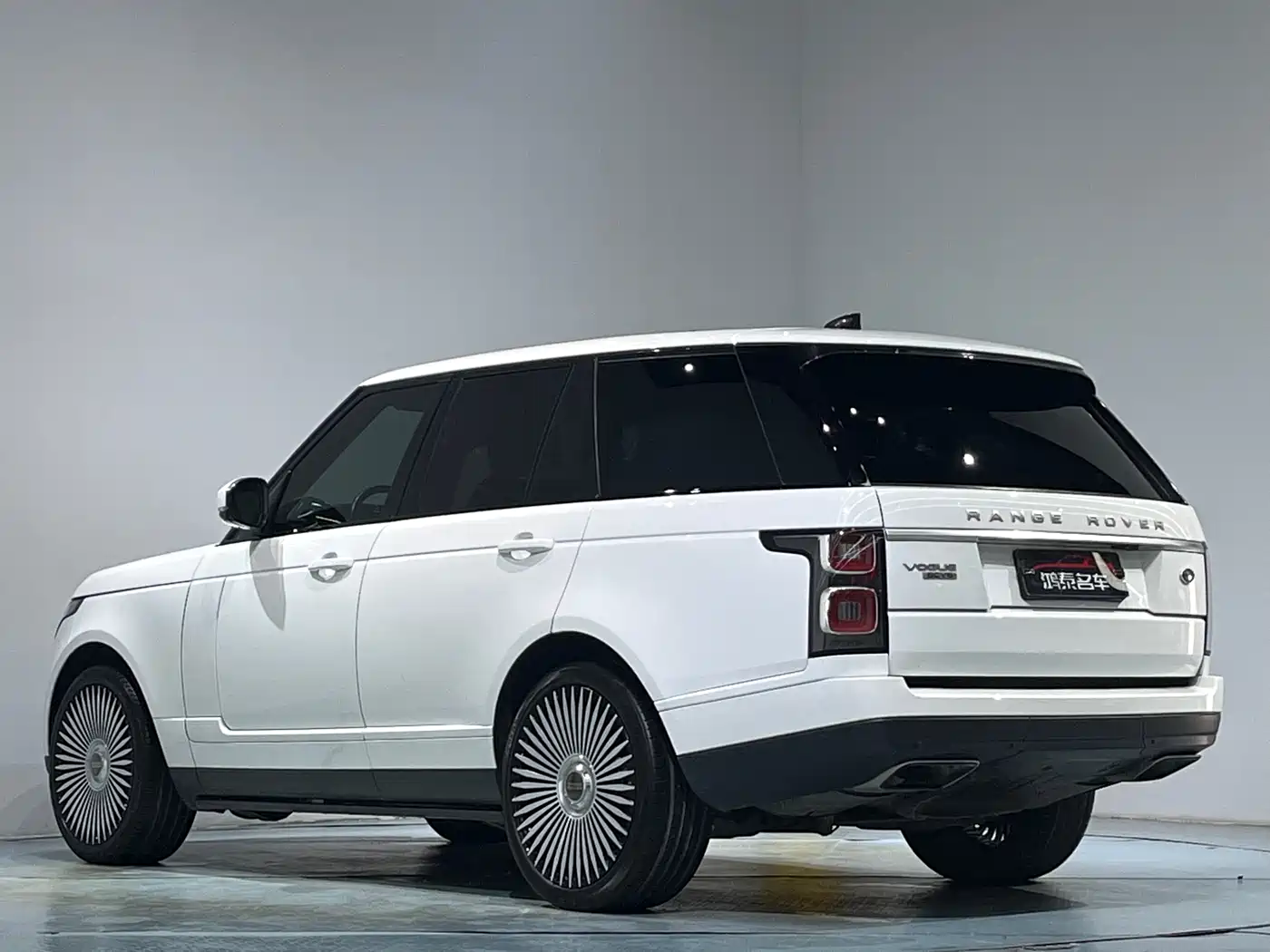 Land Rover Range Rover 2018 3.0 SC V6 Vogue Heritage Edition фото 25
