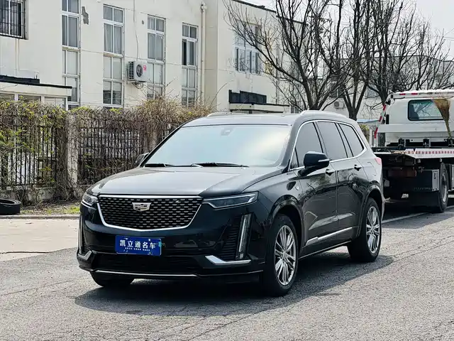 CADILLAC XT6
