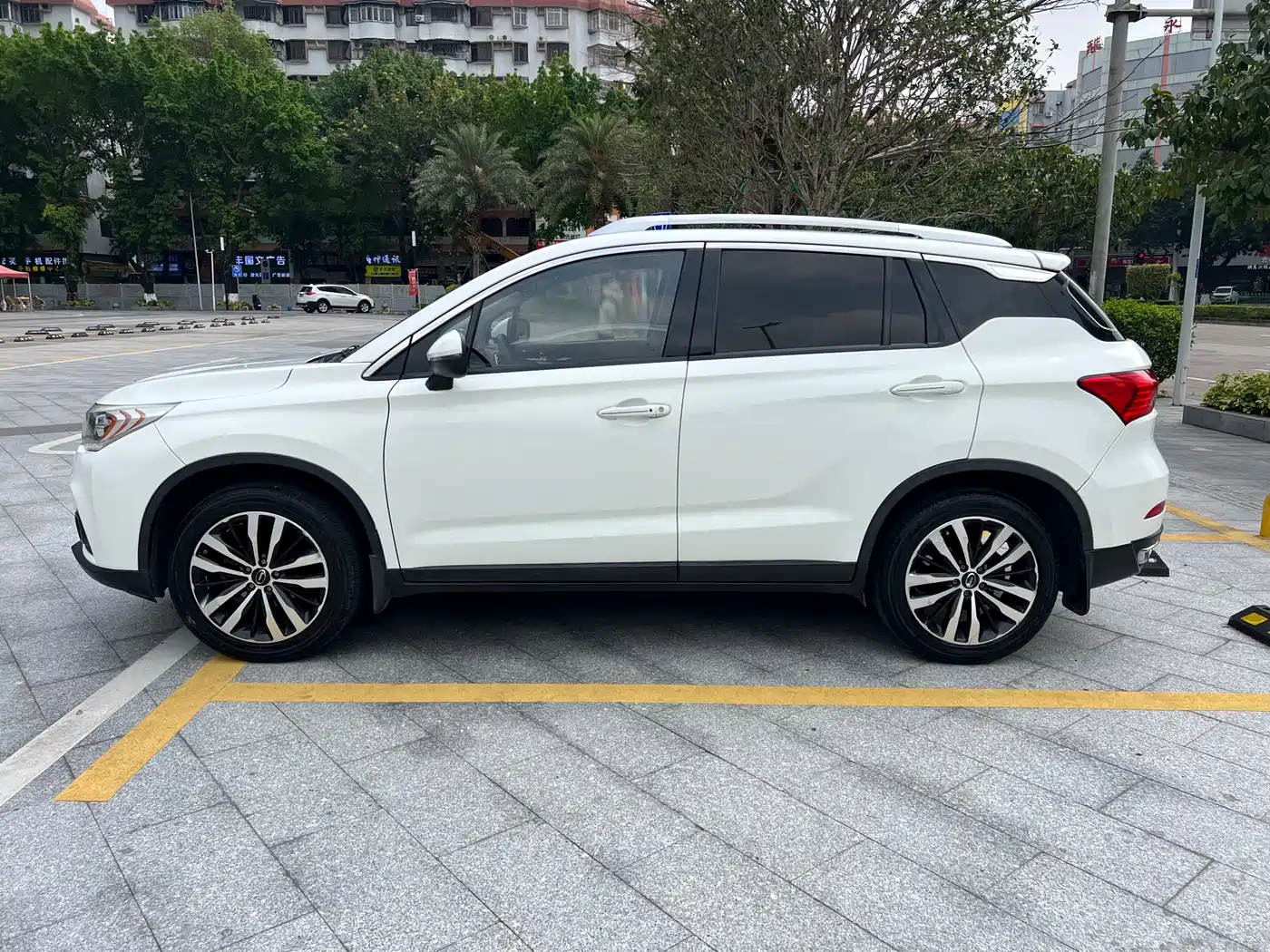 GAC Trumpchi Trumpchi GS4 2015 200T G-DCT Luxury Edition фото 4