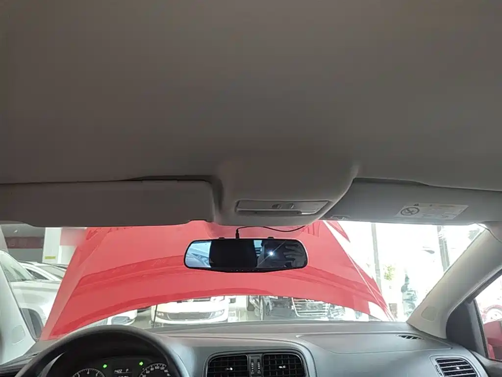 Volkswagen Polo 2016 1.4L Automatic Trend фото 18