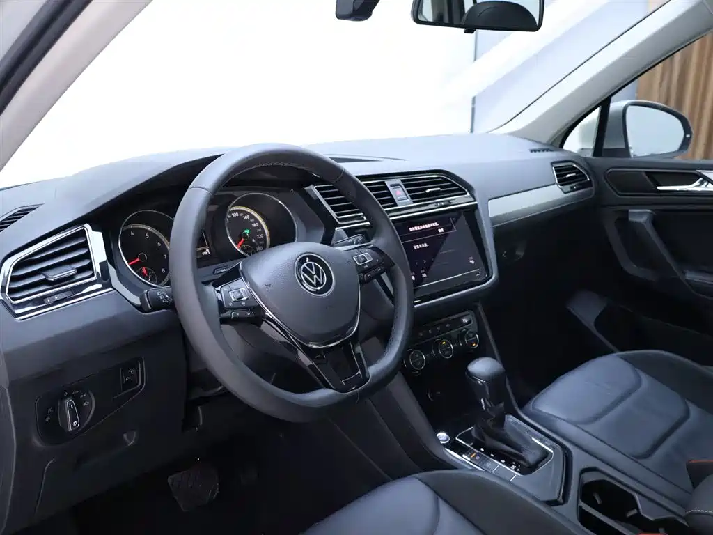 Volkswagen Tiguan L 2020 330TSI Auto 2WD Panorama Comfort China VI фото 11