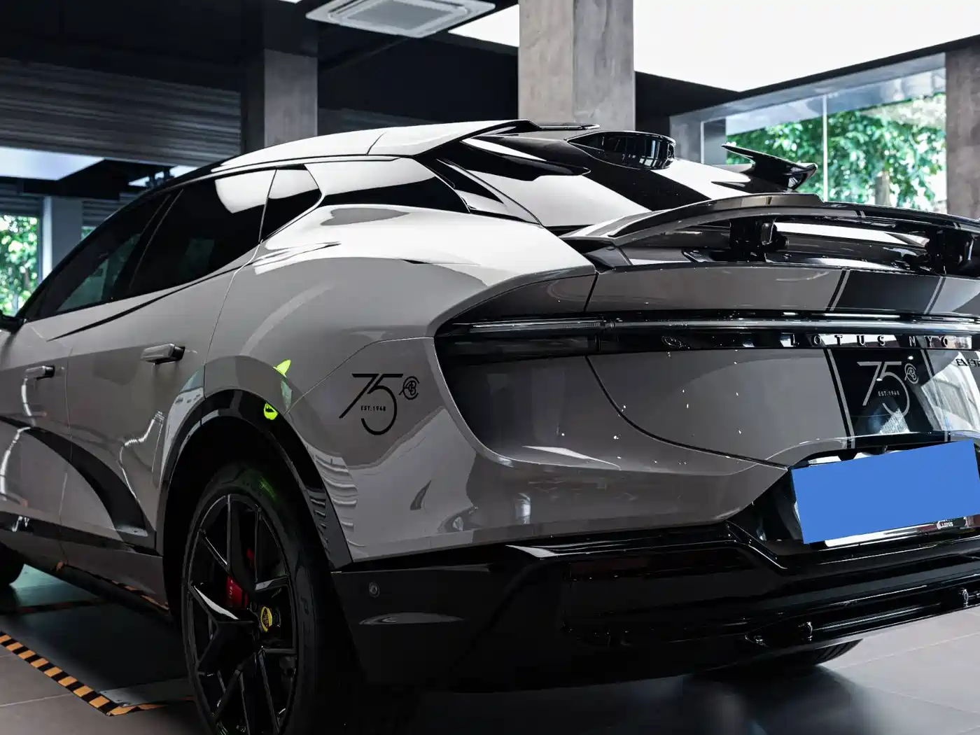 Lotus Cars ELETRE 2023 ELETRE S+ фото 7