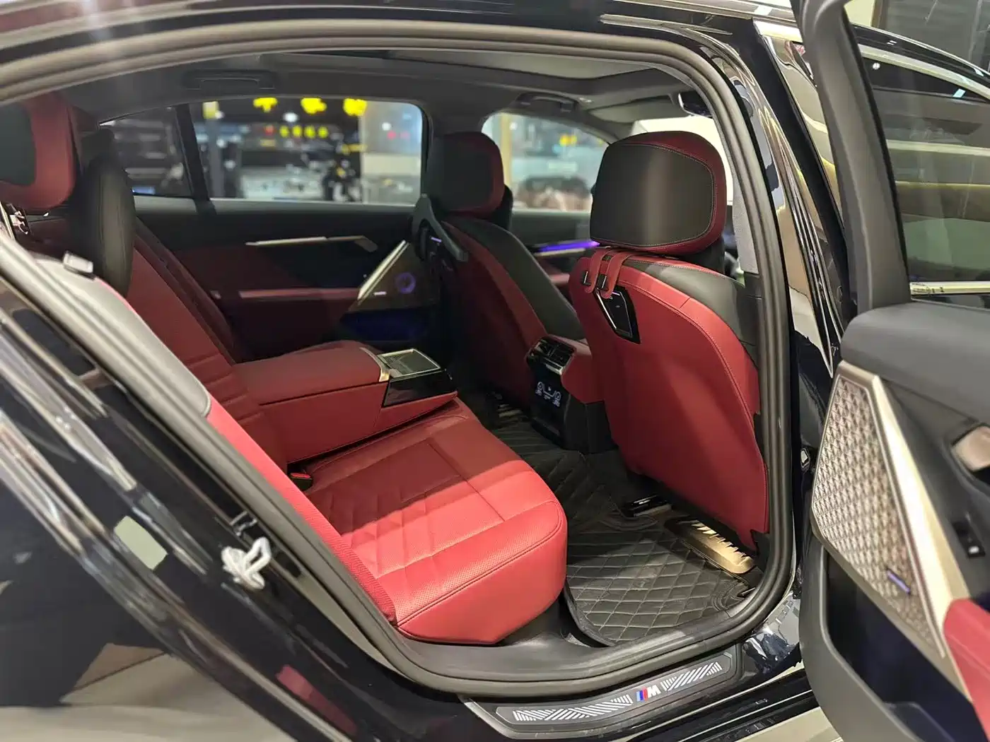 BMW 5 Series 2025 530Li Premium M Sport Package фото 18