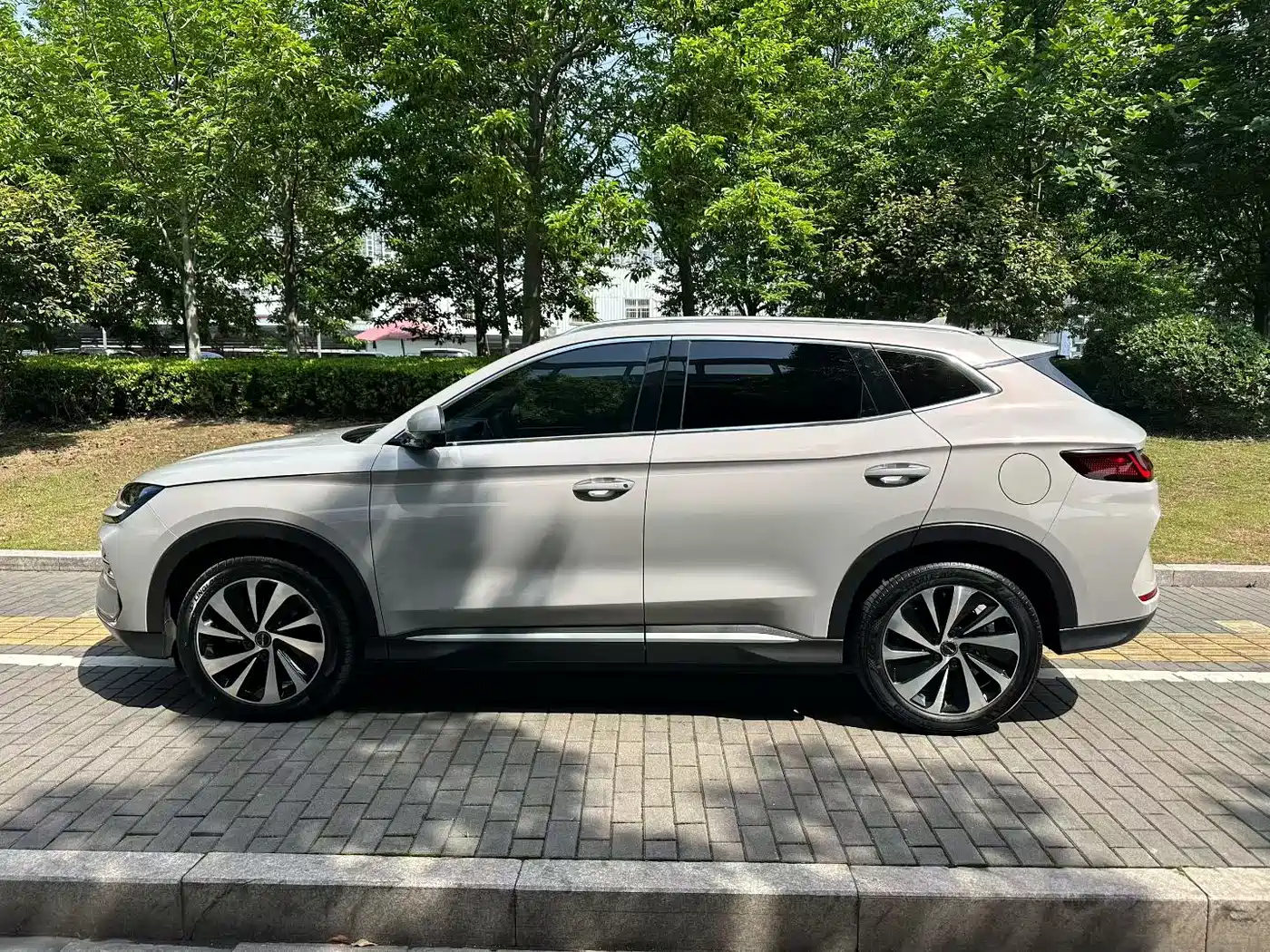 BYD Song PLUS PHEV 2023 Champion Edition DM-i 110KM Flagship фото 12