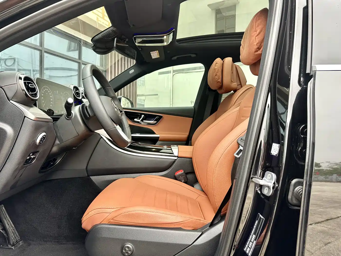 Mercedes-Benz GLC 2023 GLC 260 L 4MATIC Sport 5-seater фото 5