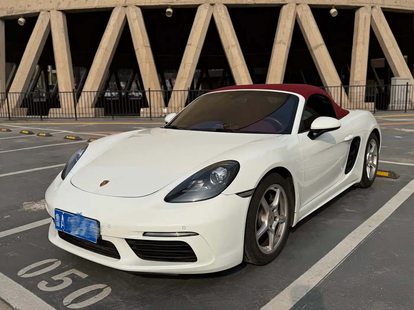 PORSCHE 718