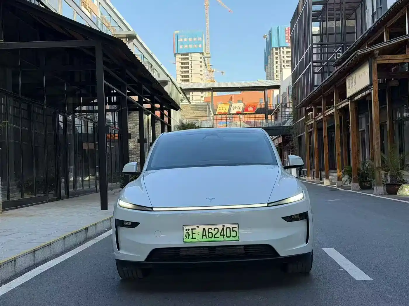 TESLA MODEL Y