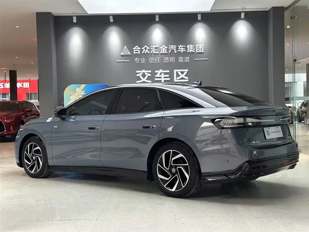 VOLKSWAGEN ID.7 VIZZION