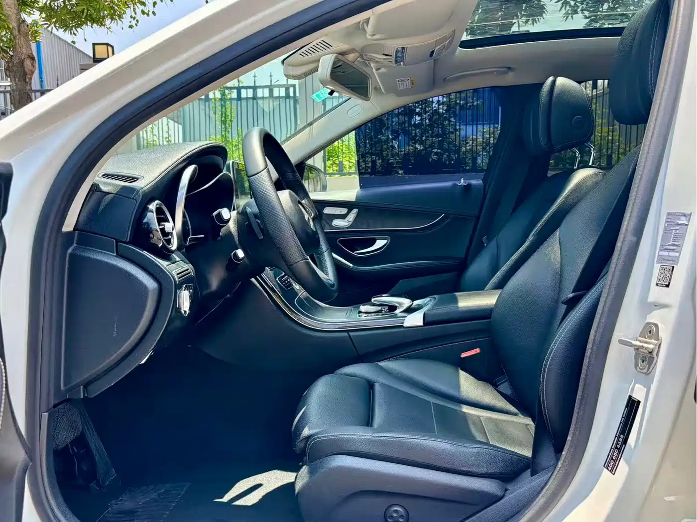 Mercedes-Benz C-Class 2015 Facelift C 200 L Sport фото 4