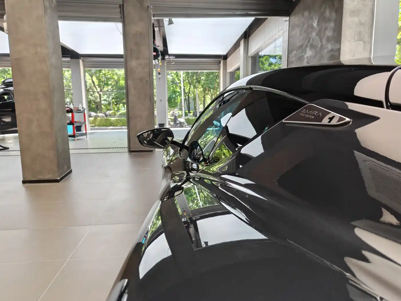 Lotus Cars EMIRA 2021 2.0T DCT First Edition фото 7