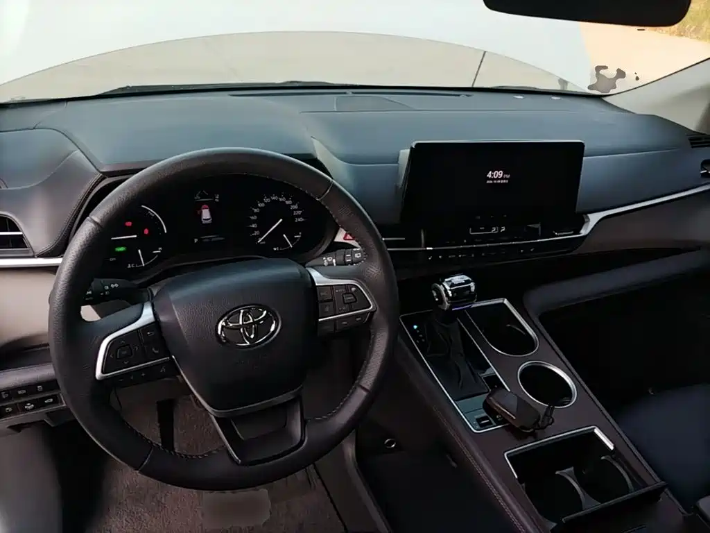 Toyota Sienna 2025 2024 2.5L Hybrid Comfort Edition