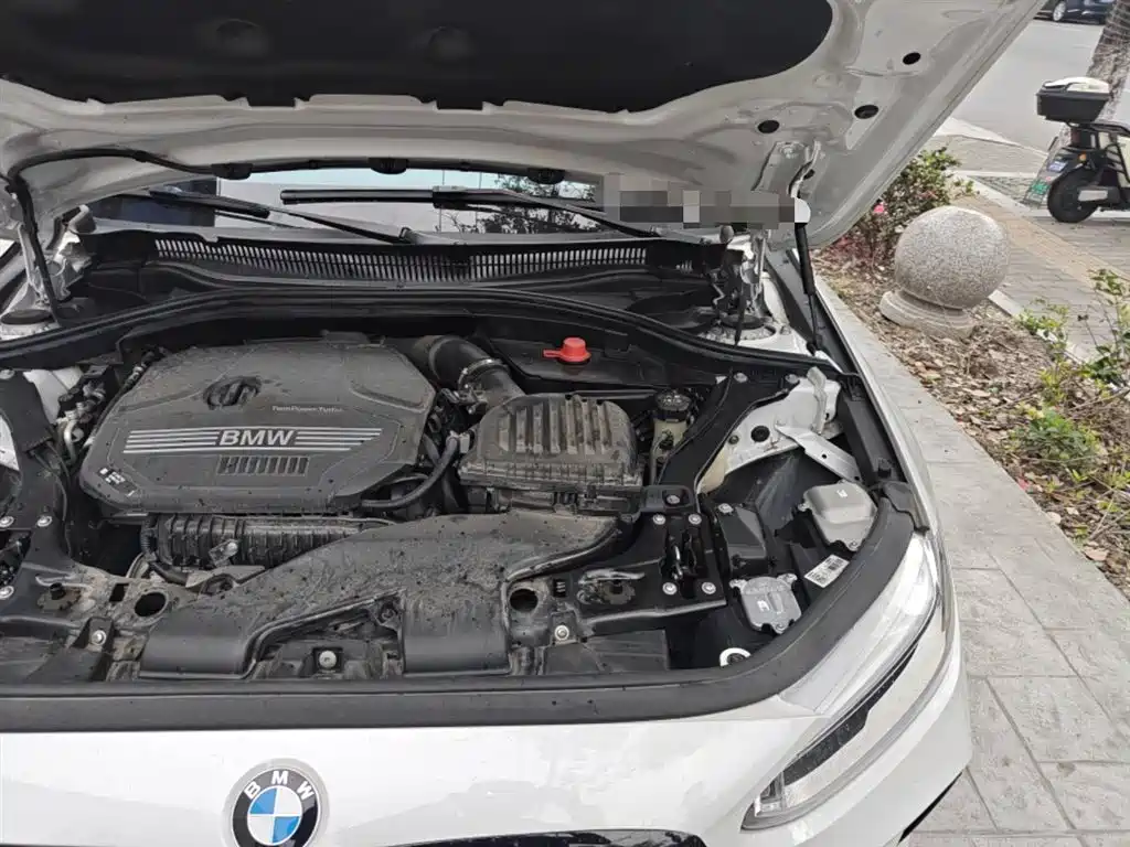 BMW 1 Series 2022 120i M Sport Shadow Edition фото 23