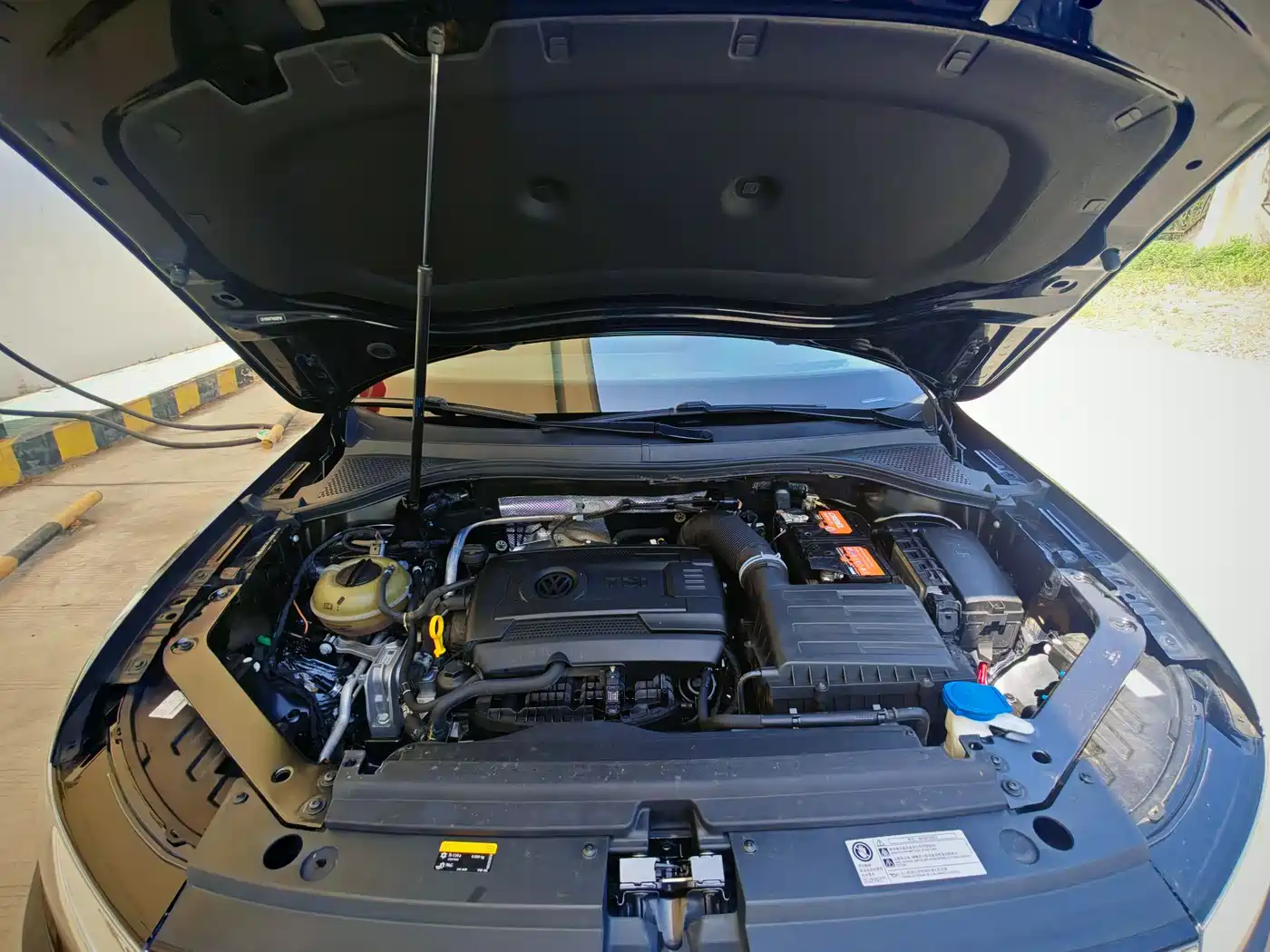 Volkswagen Tiguan L 2022 380TSI Automatic 4WD R-Line Cross Edition 7-Seater фото 24