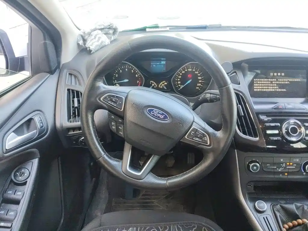 Фото 6 - Ford Focus