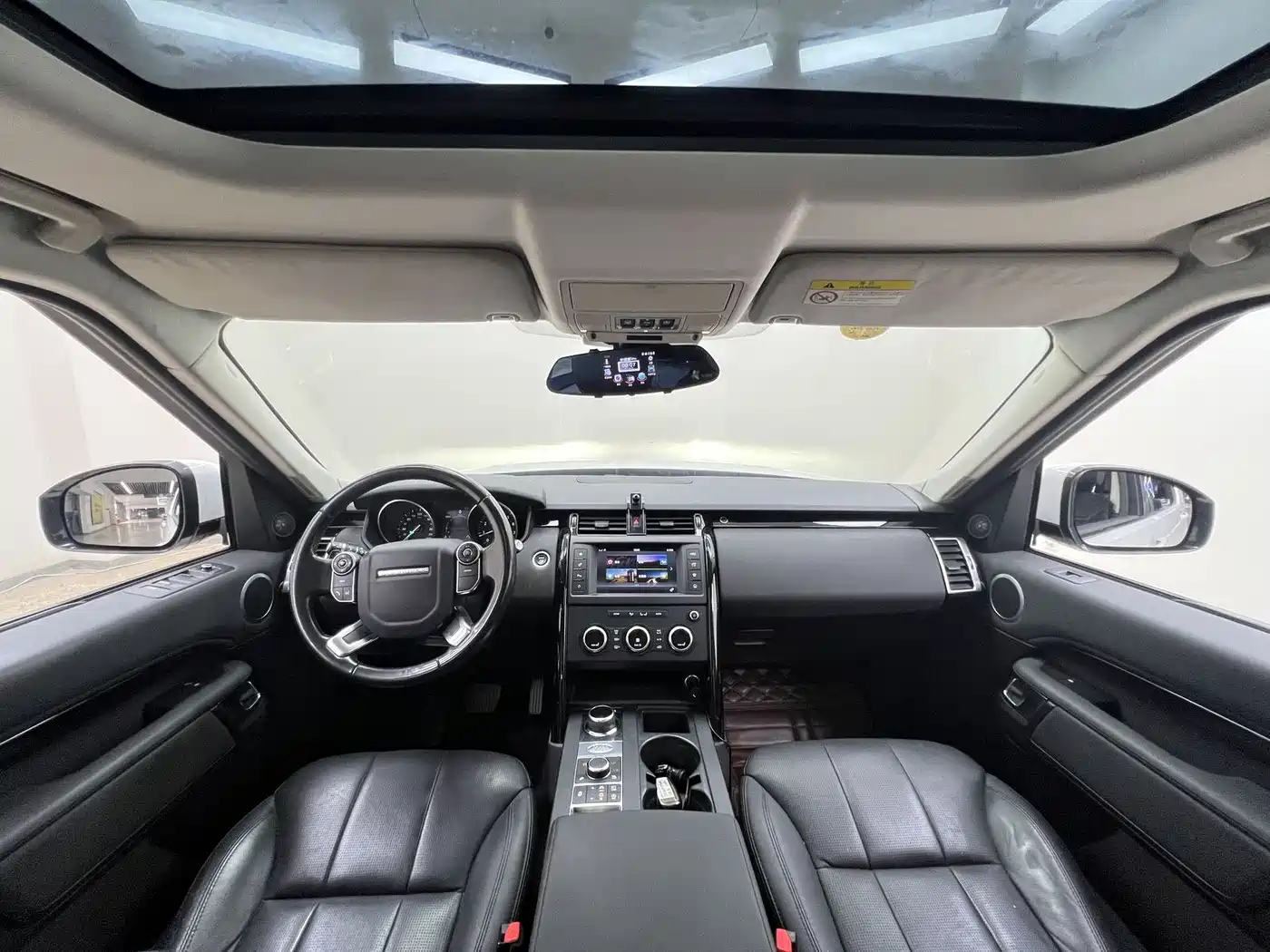 Land Rover Discovery 2017 3.0 SC V6 HSE фото 18