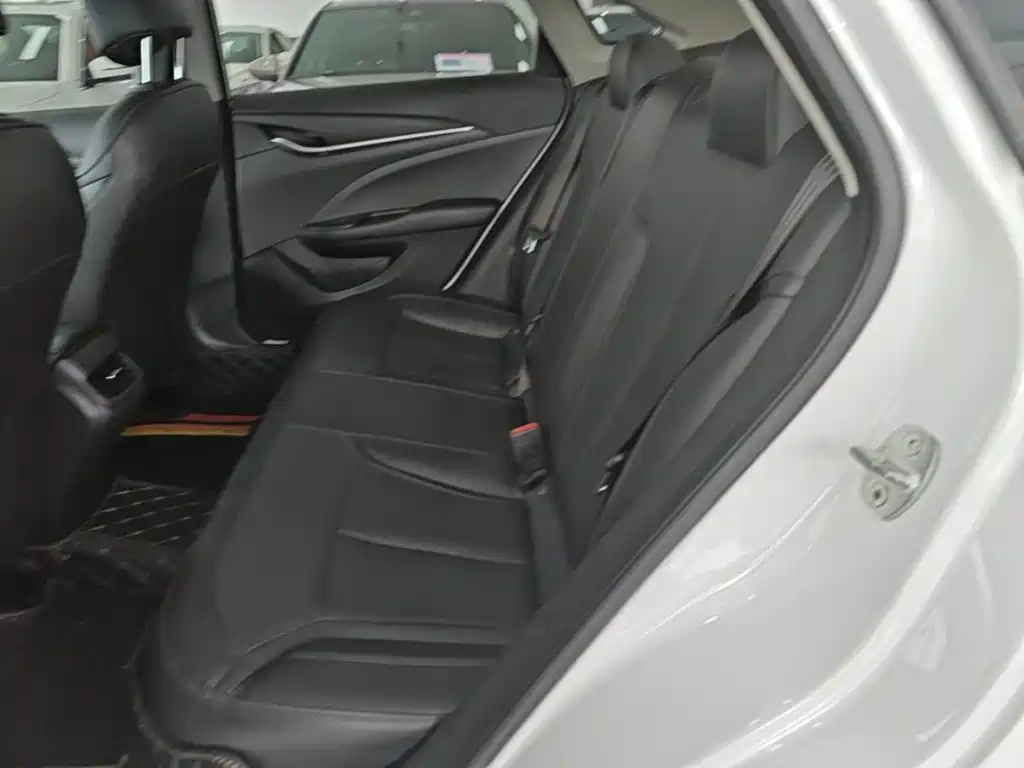 Фото 17 - Buick Excelle