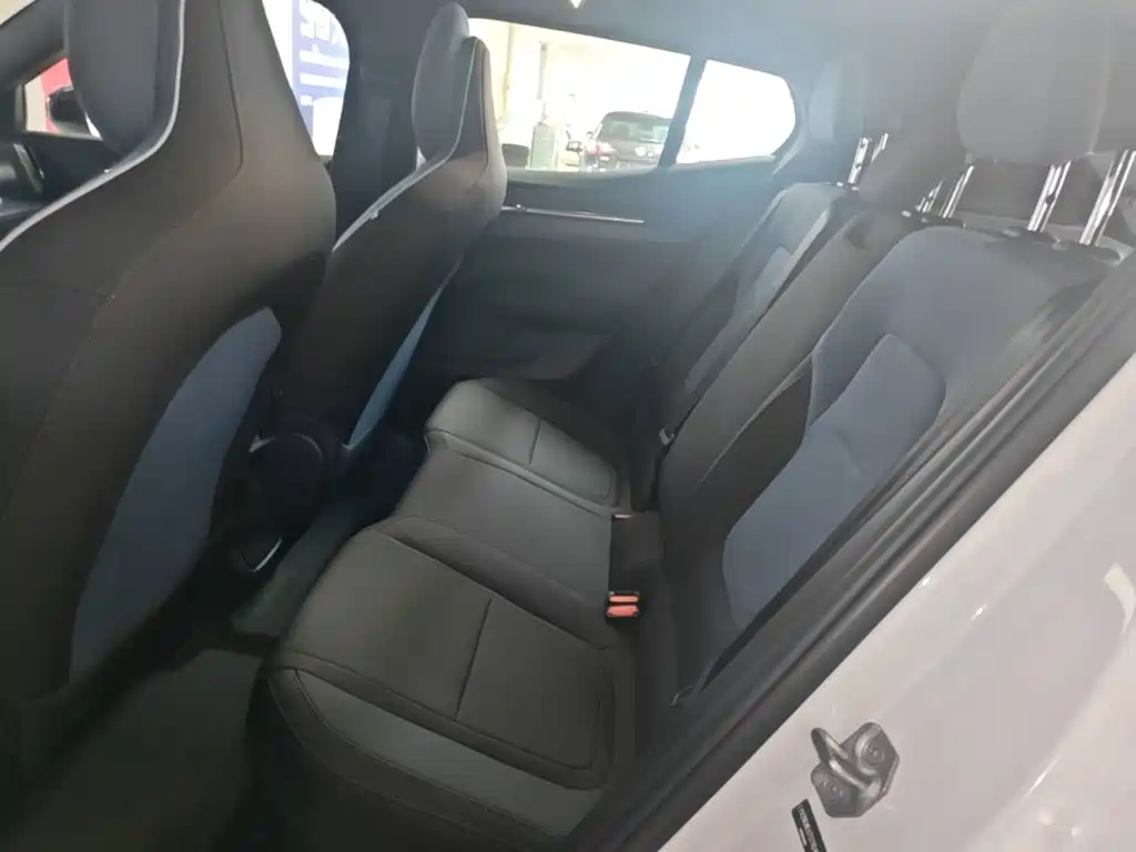 صورة 17 - Volvo EX30