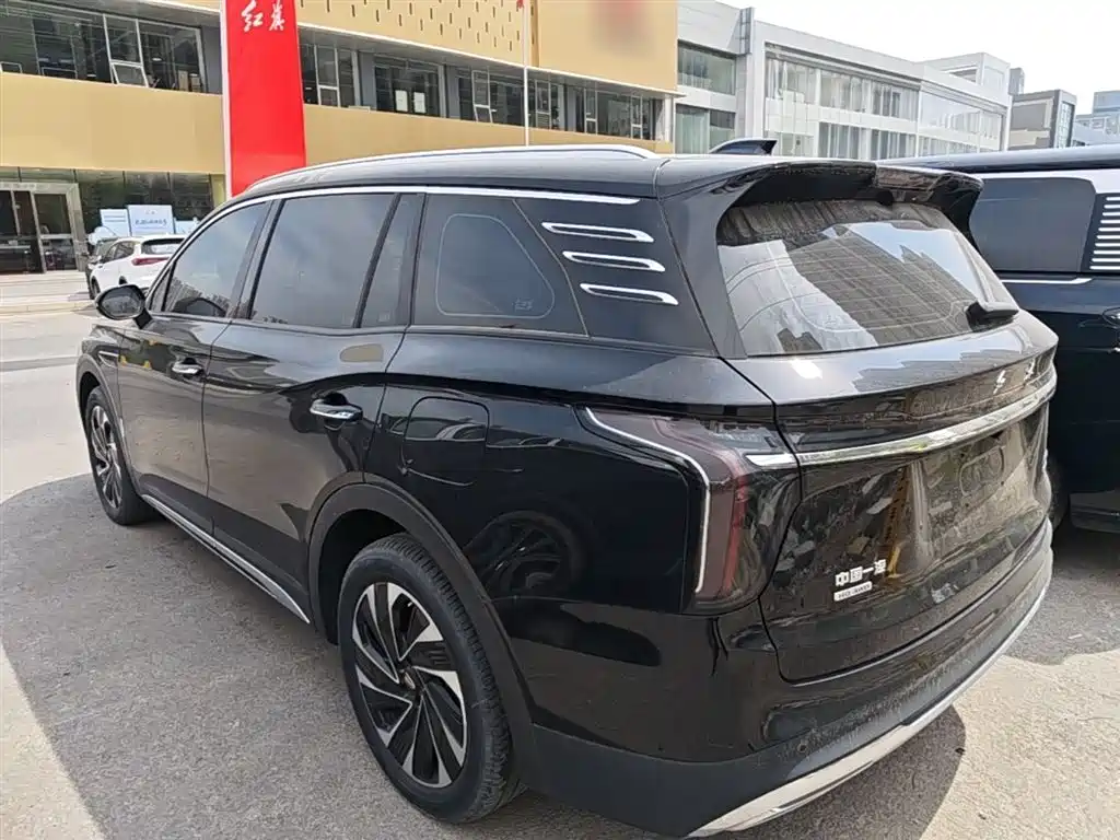 Hongqi HS7 PHEV 2024 2.0T PHEV 4WD Flagship Edition 6-seater фото 5