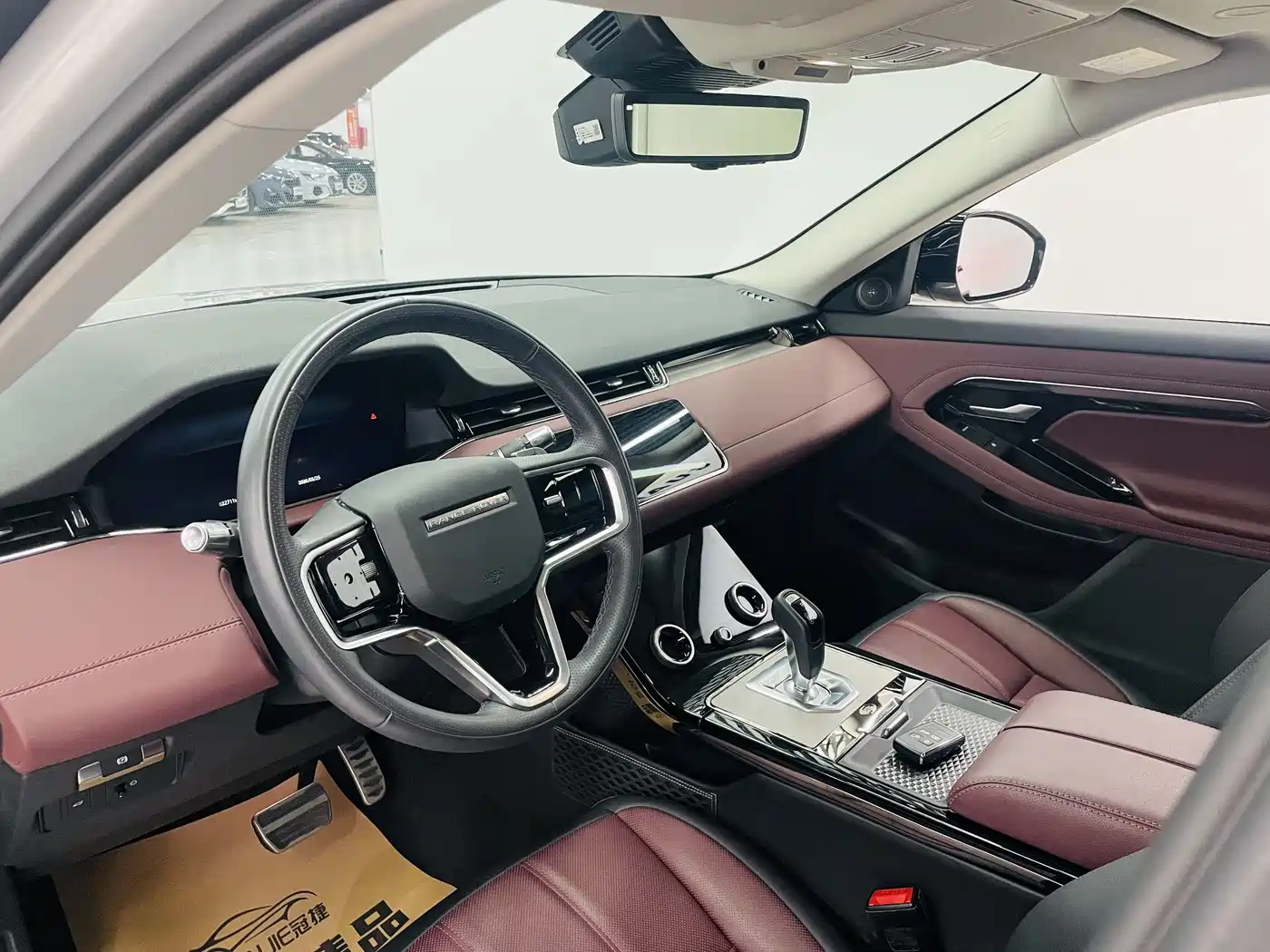Land Rover Range Rover Evoque 2022 Facelift Range Rover Evoque L 249PS R-Dynamic Luxury фото 5