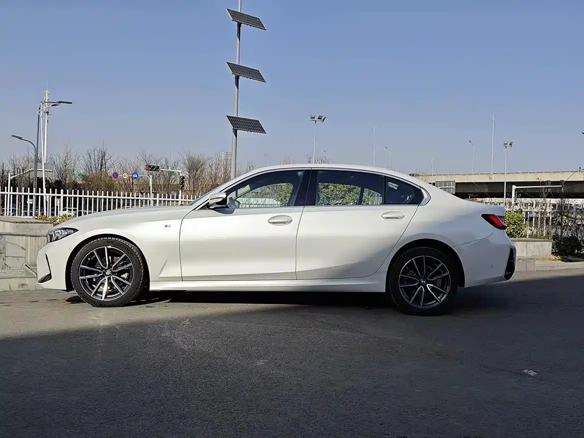 BMW 3 Series 2024 325Li M Sport Package фото 4