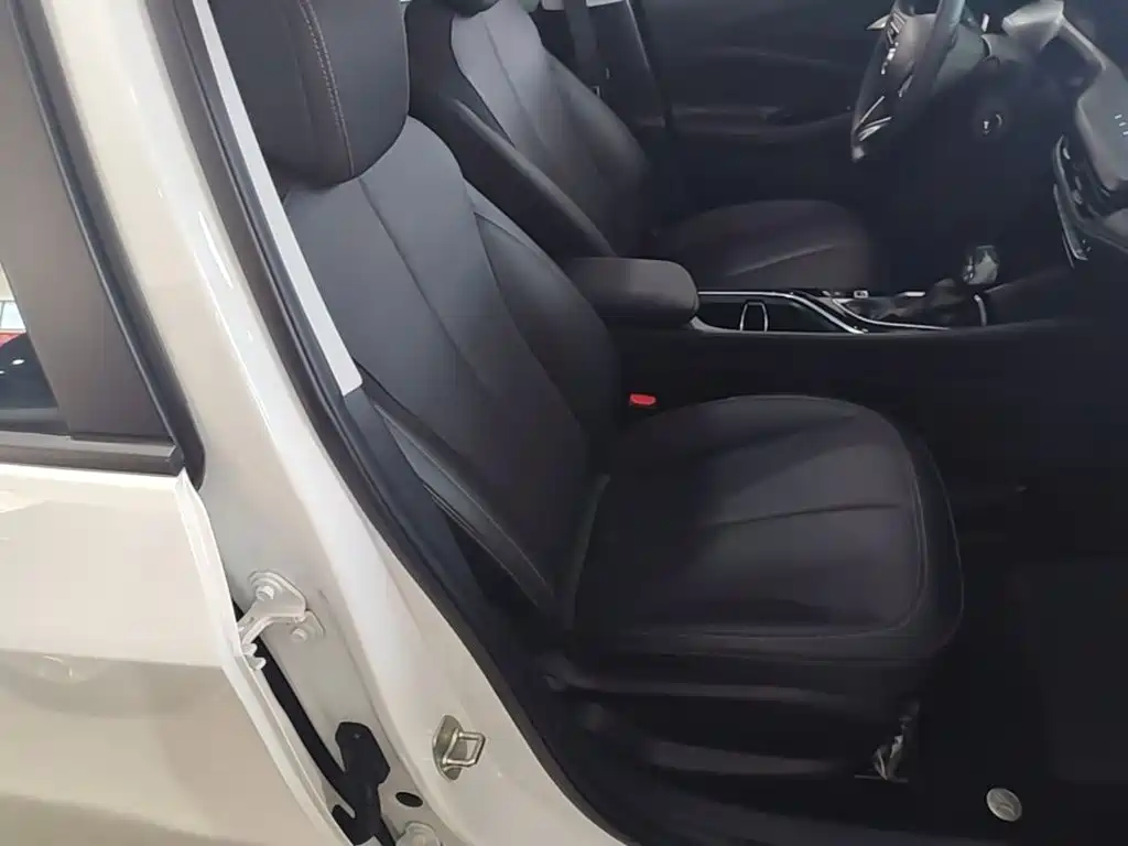 Photo 25 - Buick Verano