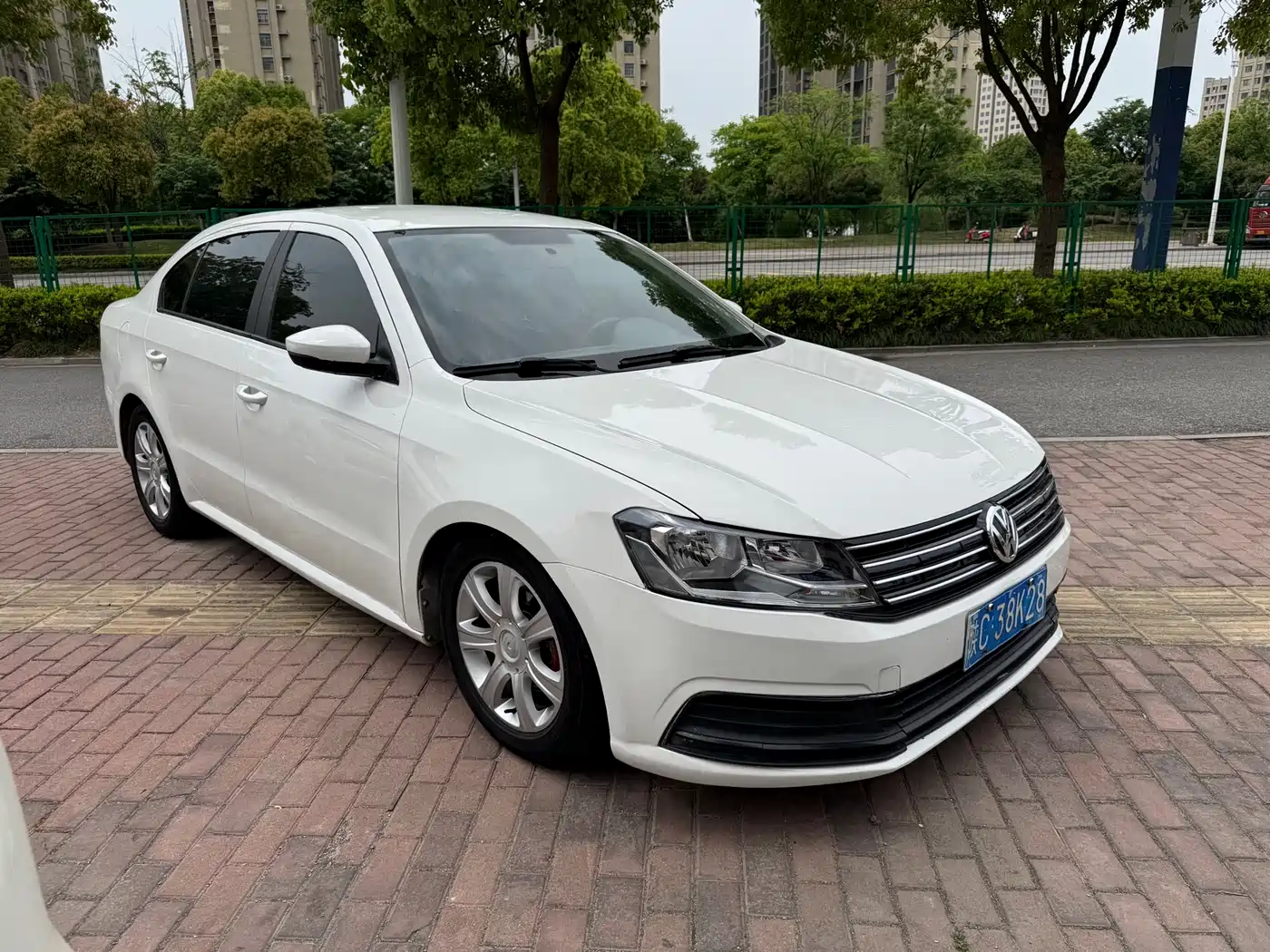 Volkswagen Lavida 2017 1.6L Automatic Trend Edition фото 3