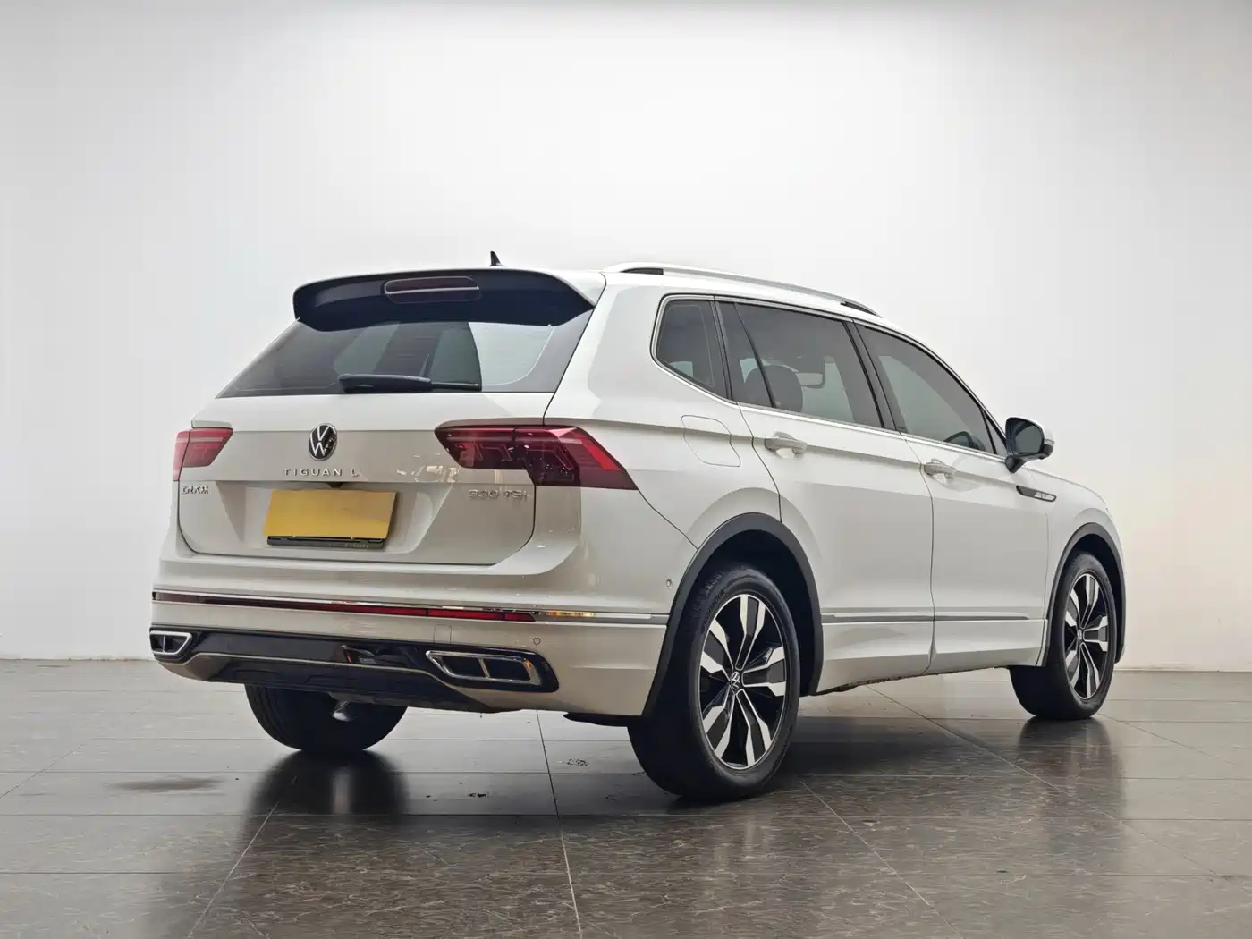 Volkswagen Tiguan L 2023 330TSI Auto 2WD R-Line Flagship Edition фото 3