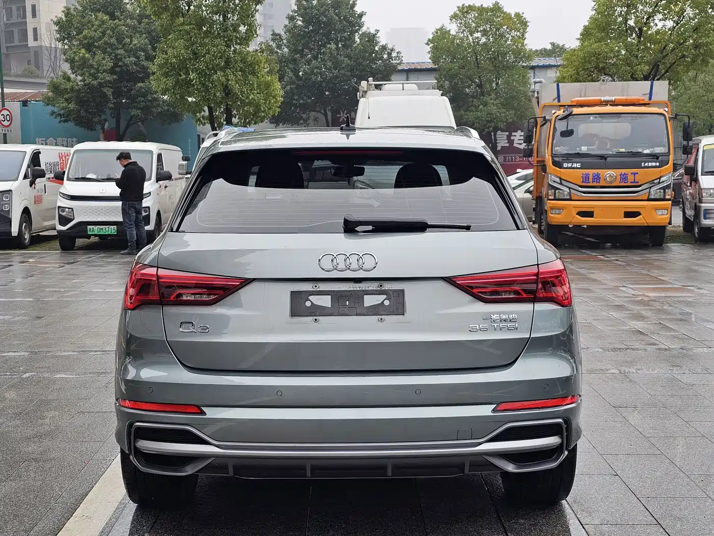 AUDI Q3
