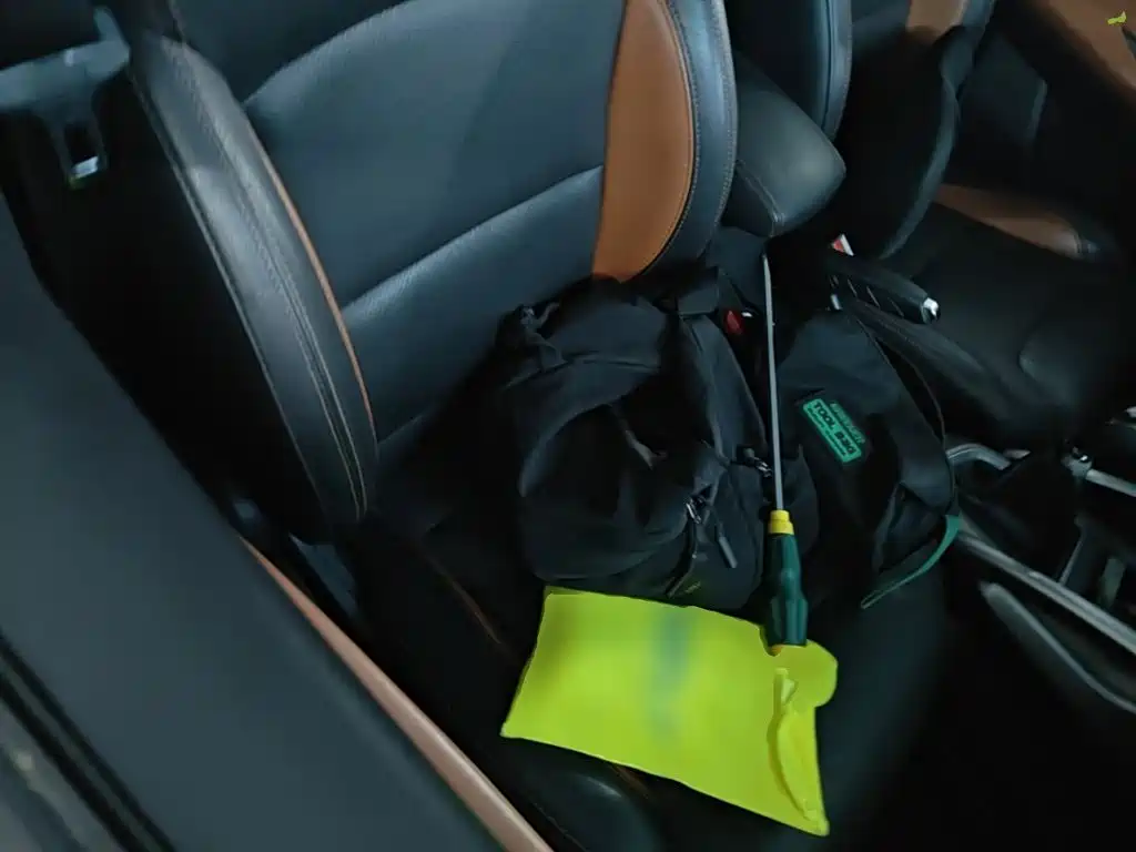 Фото 25 - Geely Vision X3
