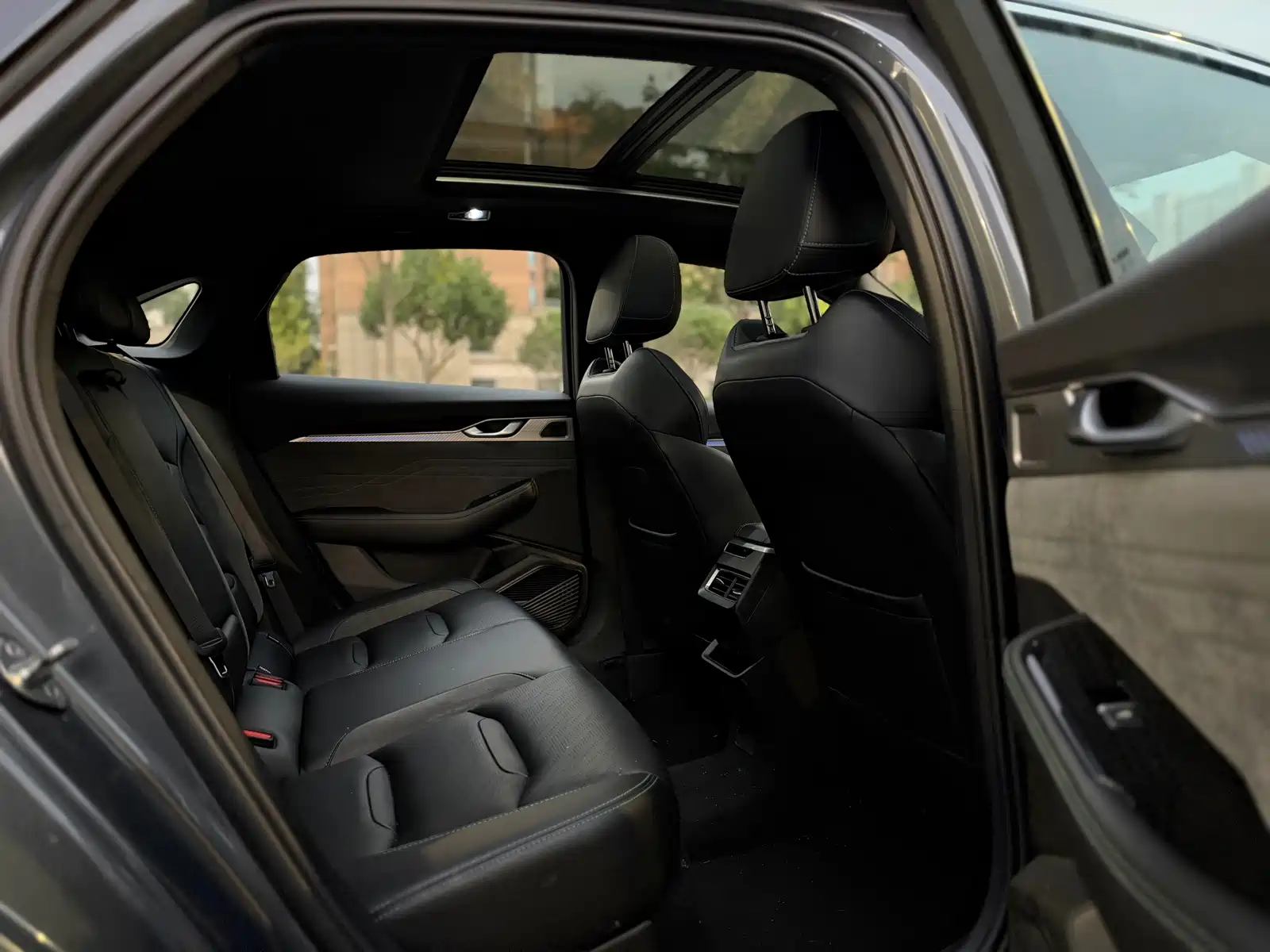 Фото 8 - Geely Preface