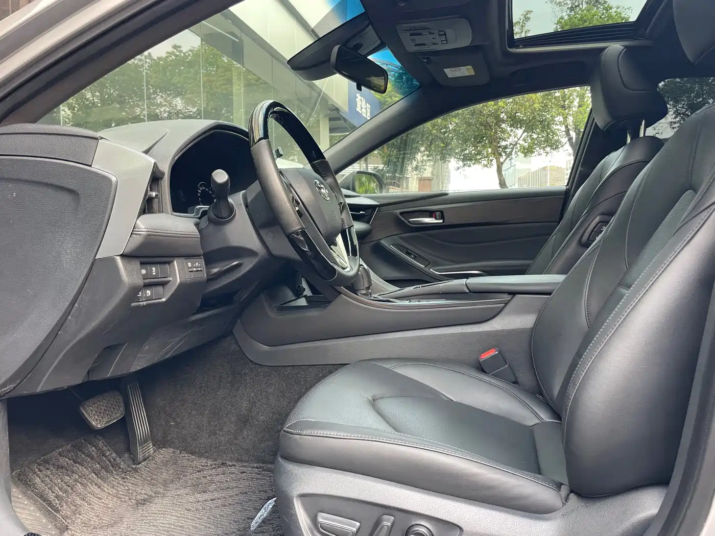 Toyota Avalon 2019 Hybrid 2.5L Luxury Edition China VI фото 5