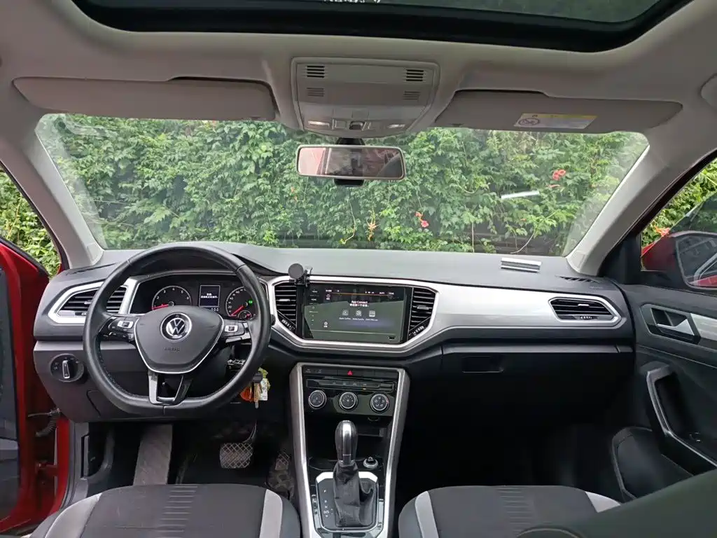 صورة 9 - Volkswagen T-ROC