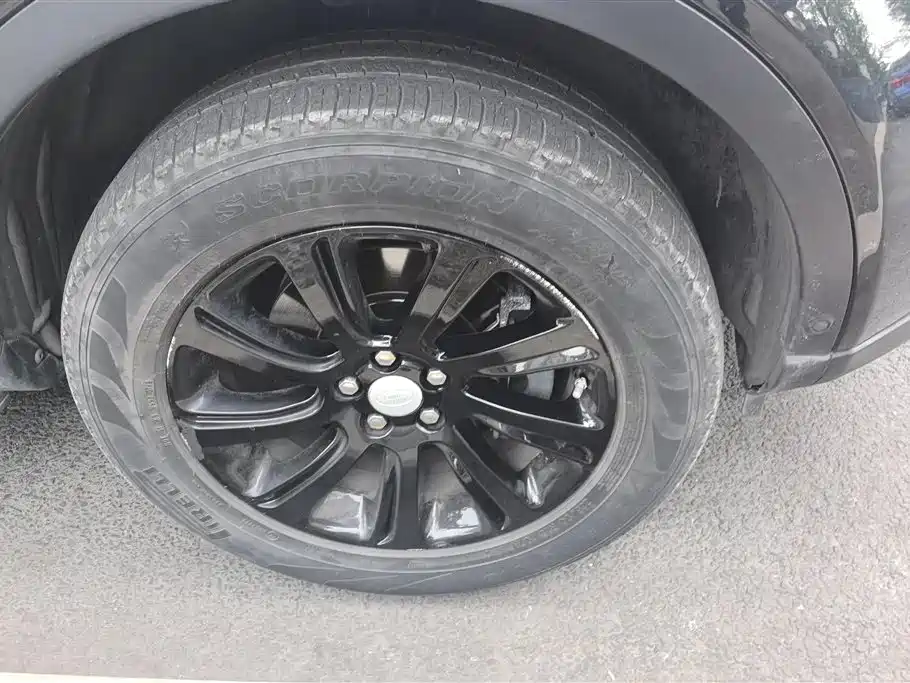 Land Rover Discovery Sport 2018 240PS SE Edition фото 6