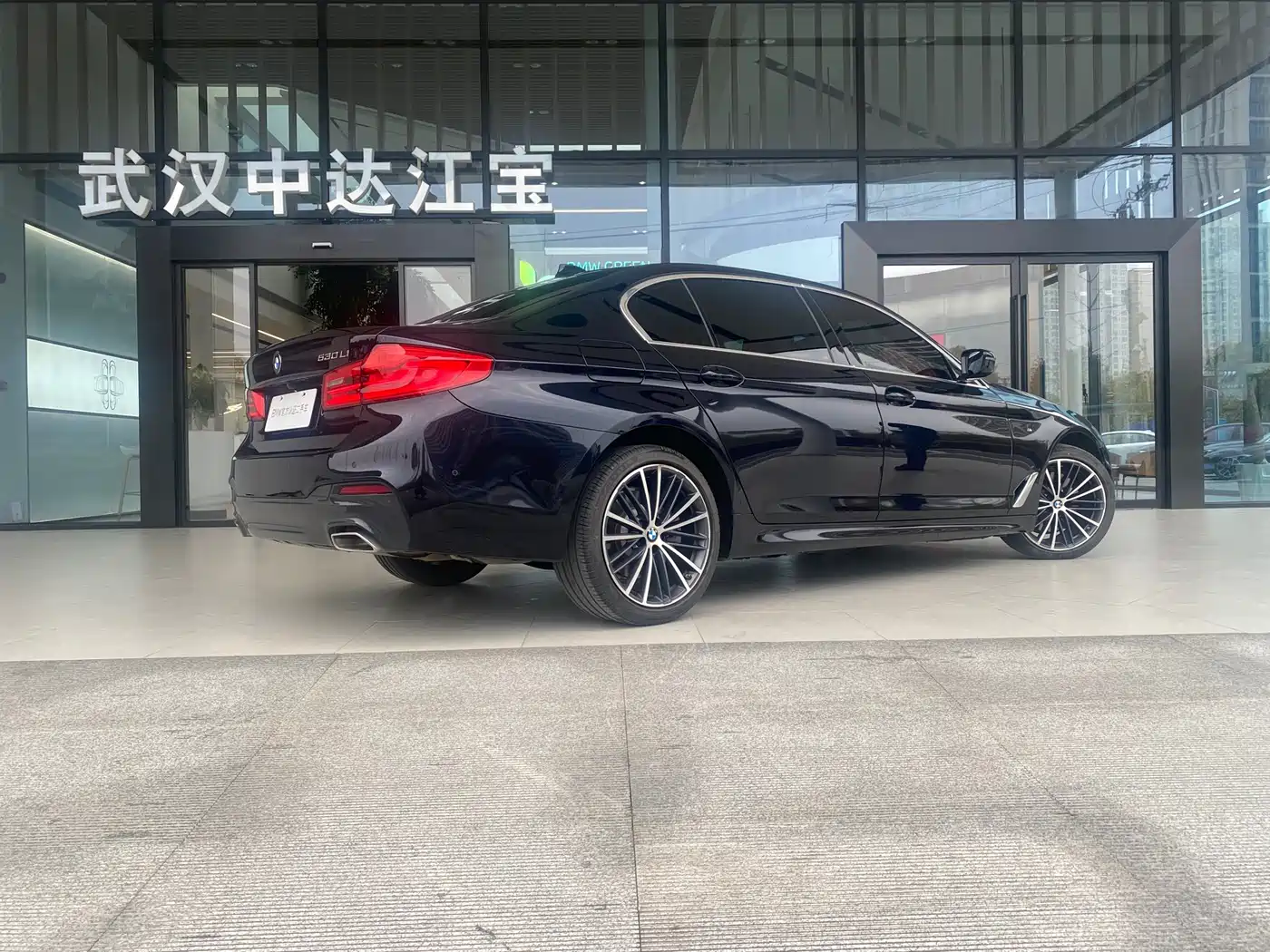 BMW 5 Series 2020 530Li Leading M Sport Package фото 2